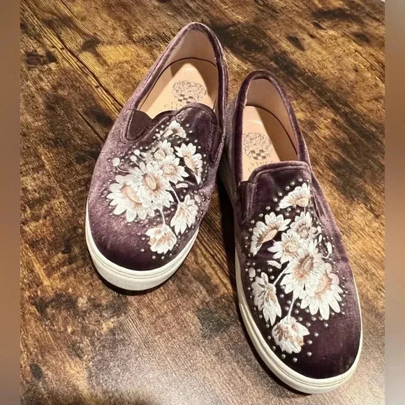 Vince Camuto | Brandia ladies slip on fashion sneakers. Size: 7.5W - Picture 14 of 14